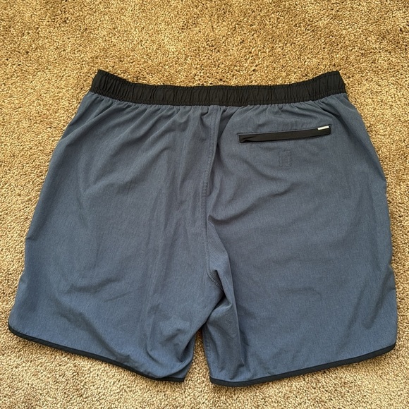 Vuori Banks Men's 7.5" Inseam Azure Blue Linen Texture Athletic Gym Shorts - Picture 5 of 9